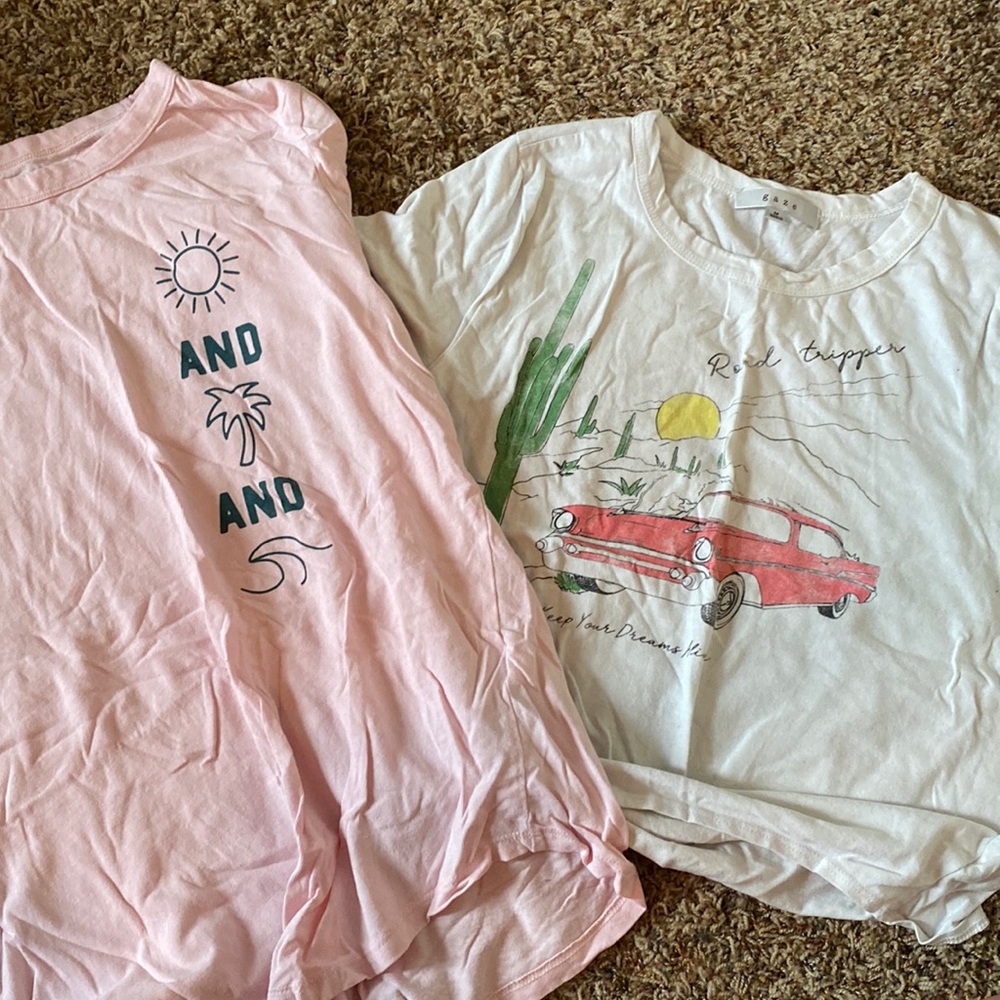 Bundle of 2 summer tees!!